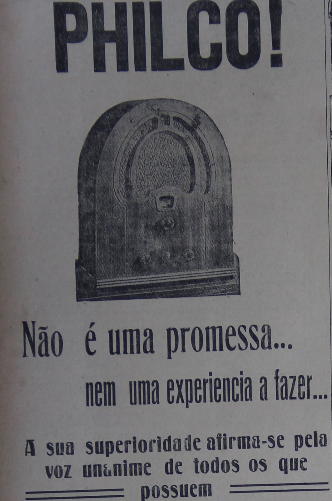 O rádio Philco no alto do anúncio